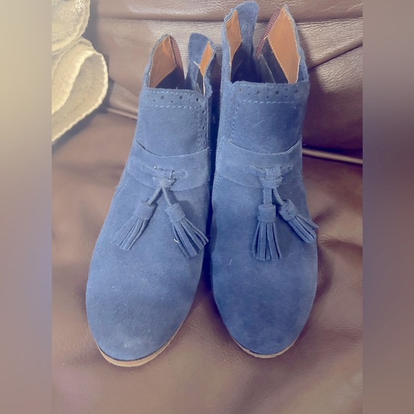 DV Size 6 Seude Blue Loafer Bootie Navy Blue Bootie - Picture 1 of 3